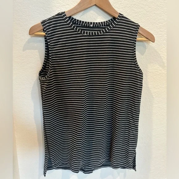 LULULEMON sleeveless tank *sz 6* - Picture 1 of 4